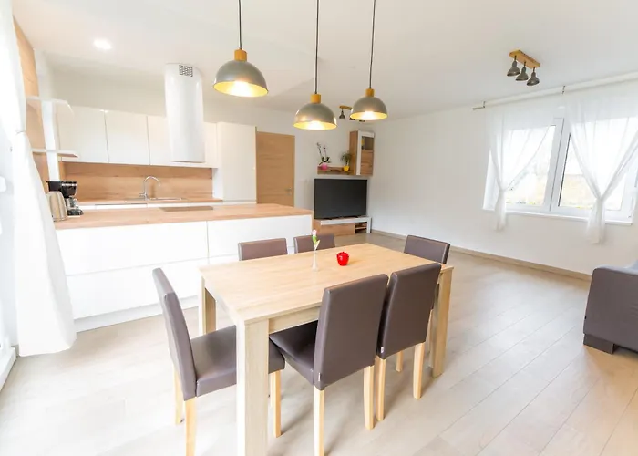 Apartma Gojsa * בובק